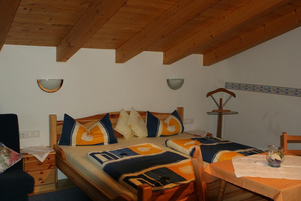 Hotel Haus Hildegard Neustift im Stubaital Habitación foto